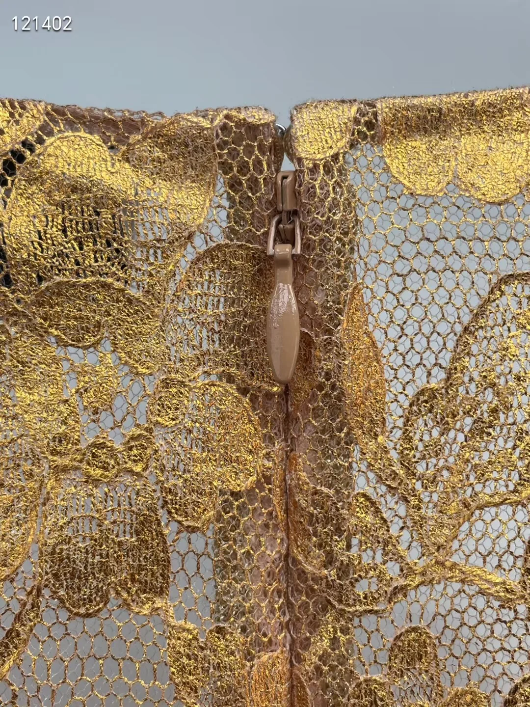 Chanel 24C Gold Lace V-Neck Dress - Image 5