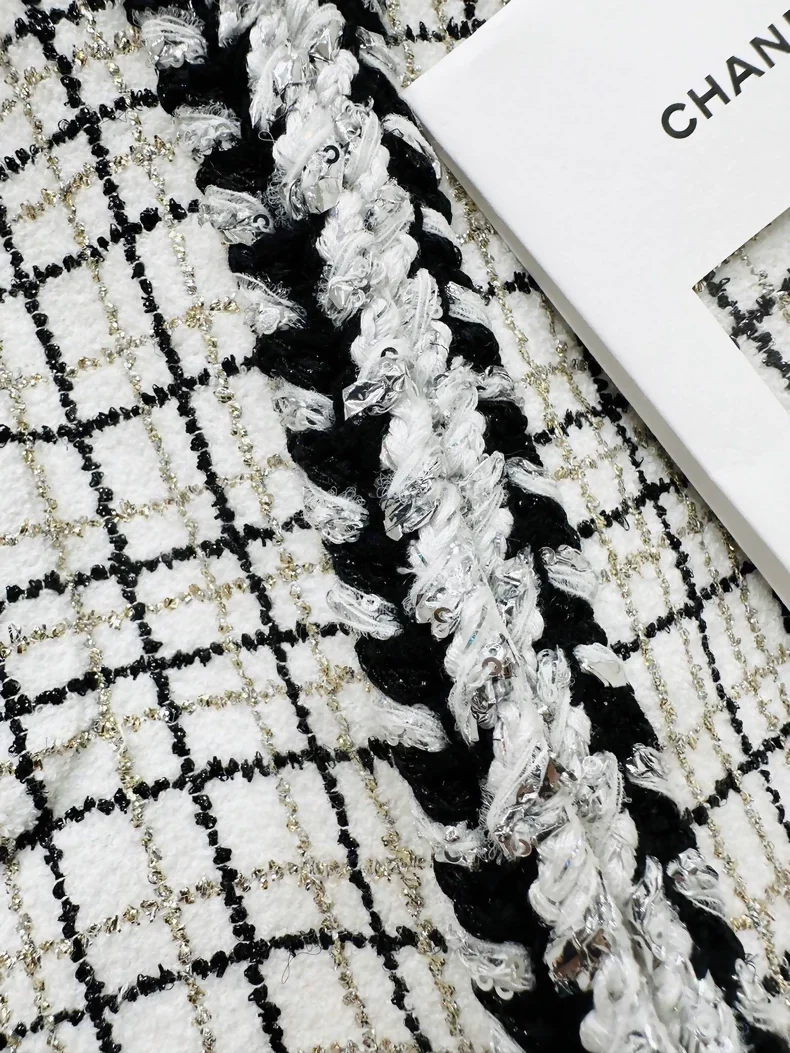 Chanel 24C jacket in black and white checkered tweed - Image 3