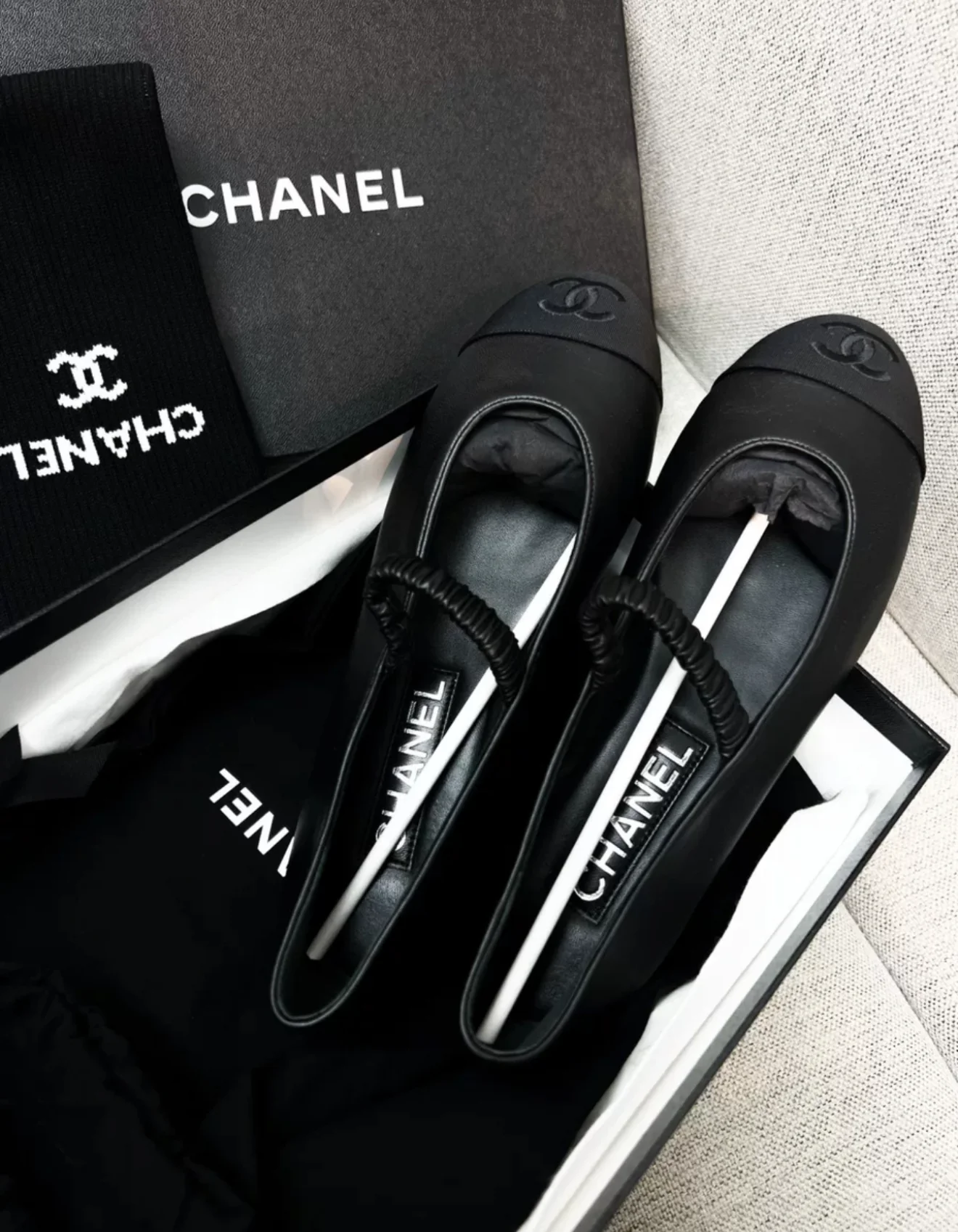 Chanel 24c Mary Jane black leather ballet flats - Image 2