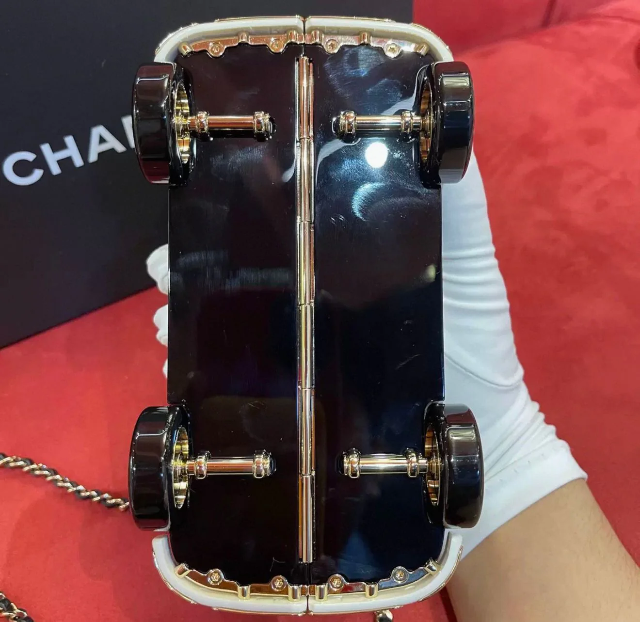 Chanel 24C Mini Van Minaudiere - Image 3