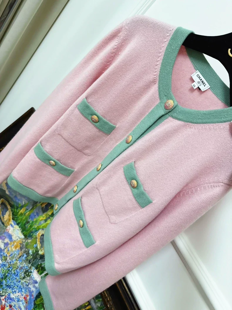 Chanel 24C pink and green cardigan - Image 2