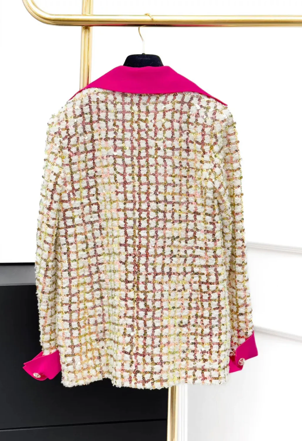 Chanel 24C Pink Tweed Jacket size 34 - Image 2