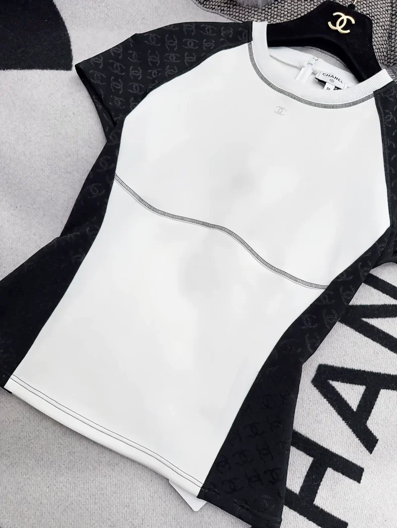 Chanel 24C black and white T-shirt - Image 3