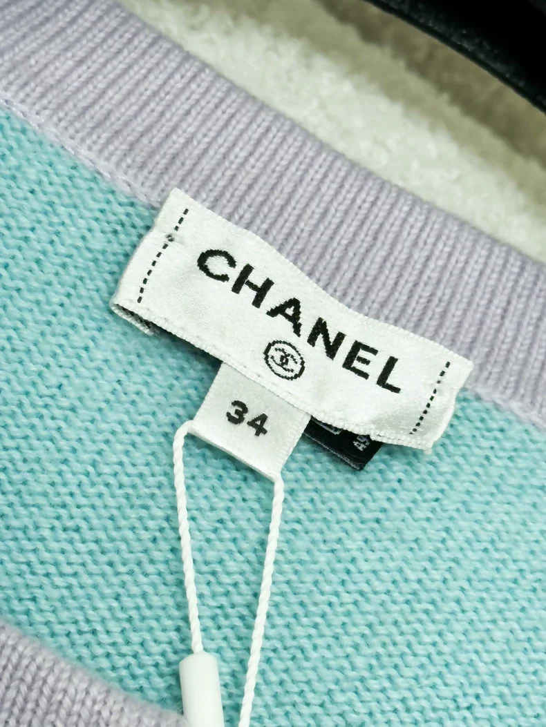 Chanel 24C Blue, Pink & Purple Knitted Cashmere Cardigan - Image 3