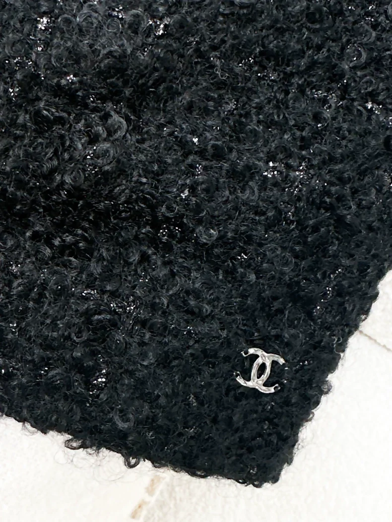 Chanel 24K Black/Pink tweed top - Image 3