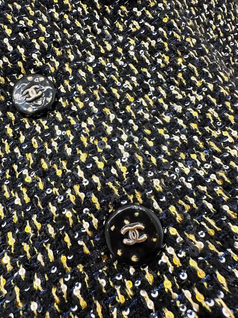 Chanel 24k black/gold tweed jacket - Image 4