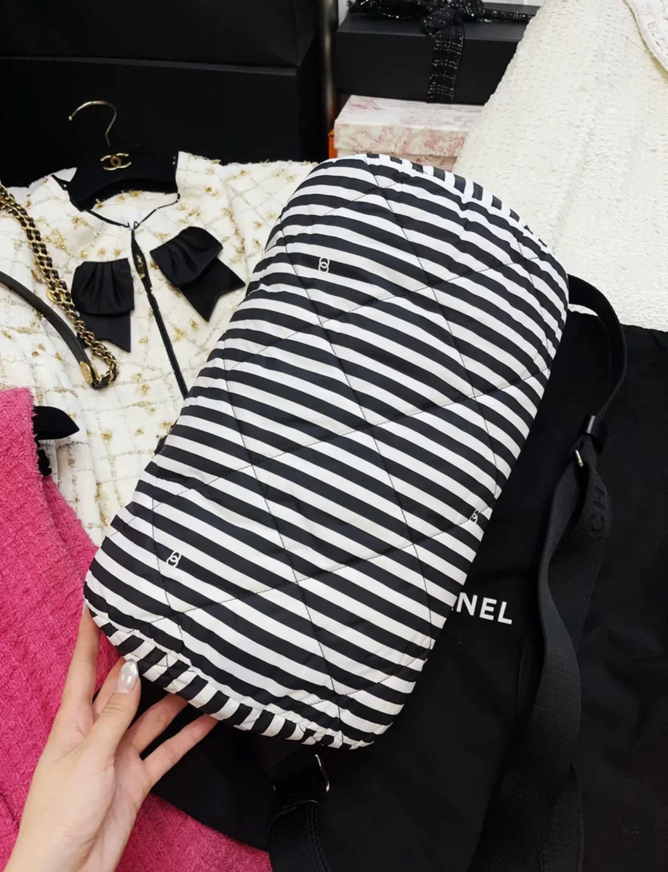 Chanel 24M coco beach black and white striped bowling bag - Image 5