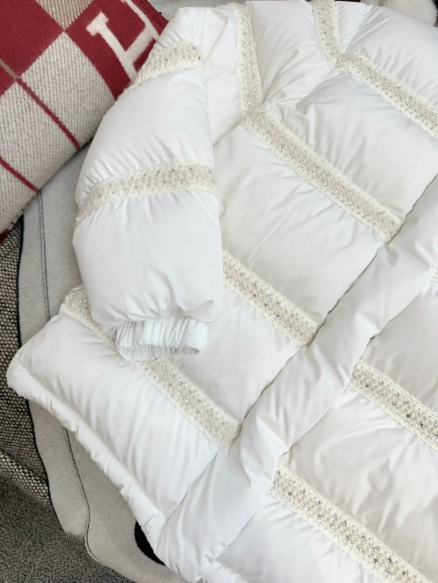 Chanel 24N Coco Neige ski collection white down jacket - Image 3
