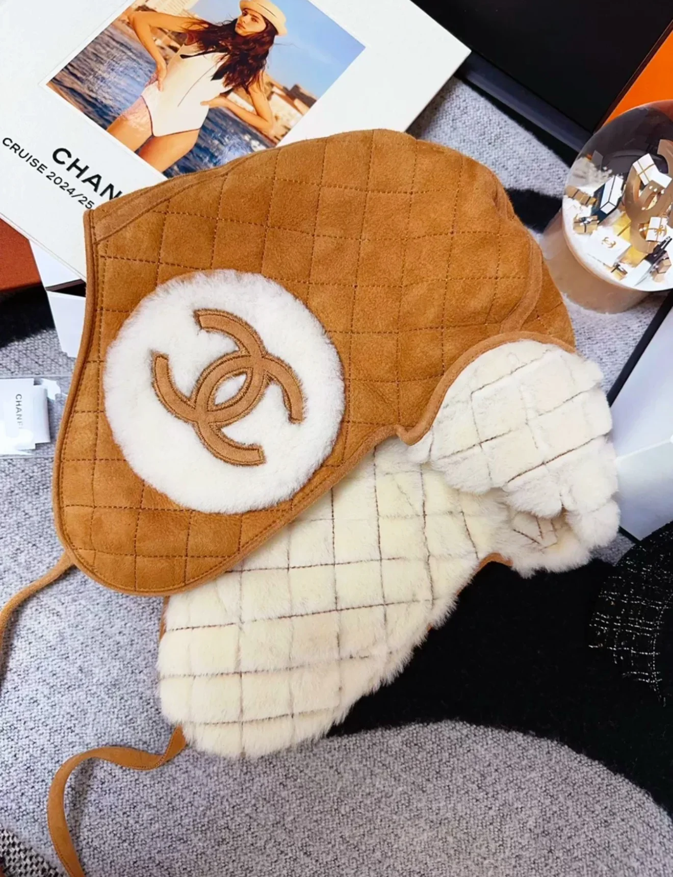 Chanel 24N coco neige ski series brown and white shearling hat - Image 2