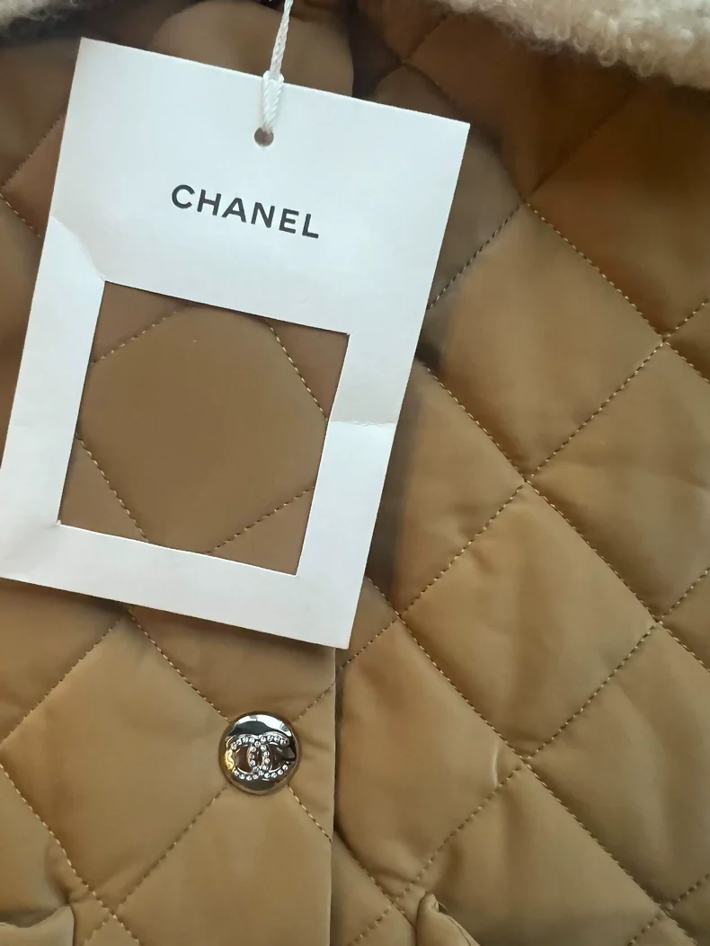 Chanel 24N ski collection beige shearling jacket - Image 3