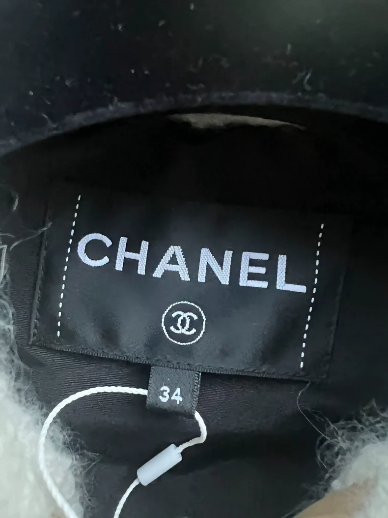 Chanel 24N ski collection beige shearling jacket - Image 4