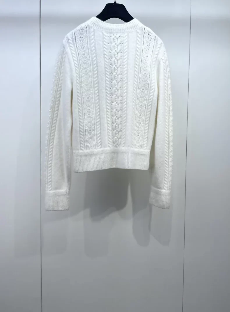Chanel 24N white cashmere knit sweater - Image 2