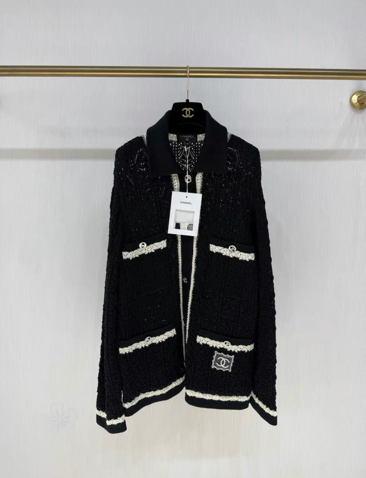 Chanel 24P black and white knitted cardigan size 34