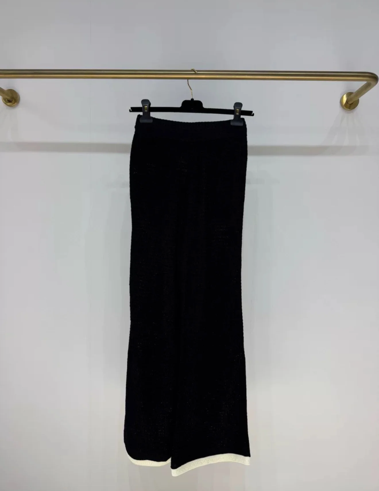 Chanel 24P black and white pants - Image 3