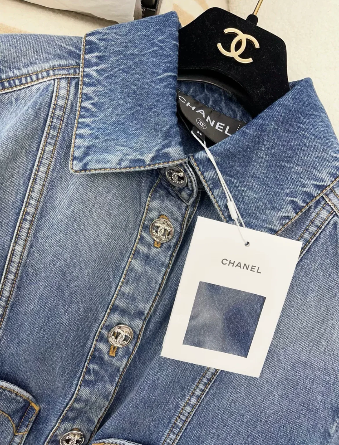 Chanel 24P Blue Denim Jacket with CC Pockets size 36 - Image 2