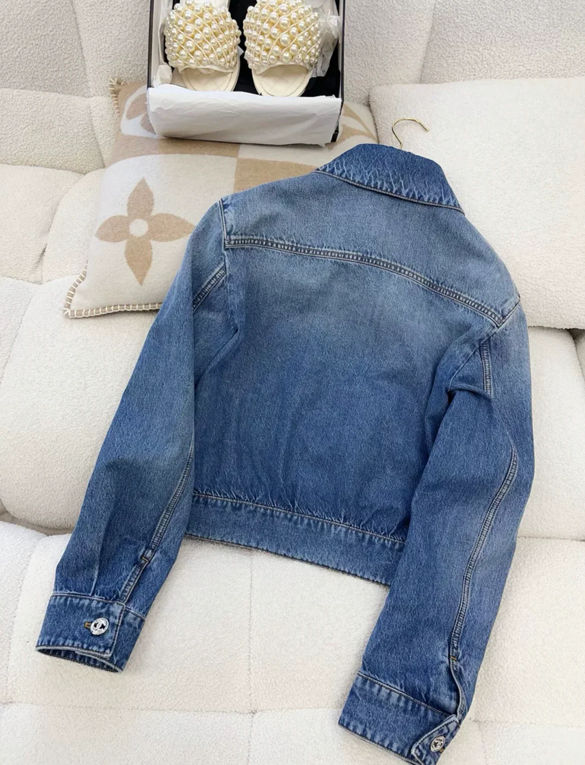 Chanel 24P Blue Denim Jacket with CC Pockets size 36 - Image 4