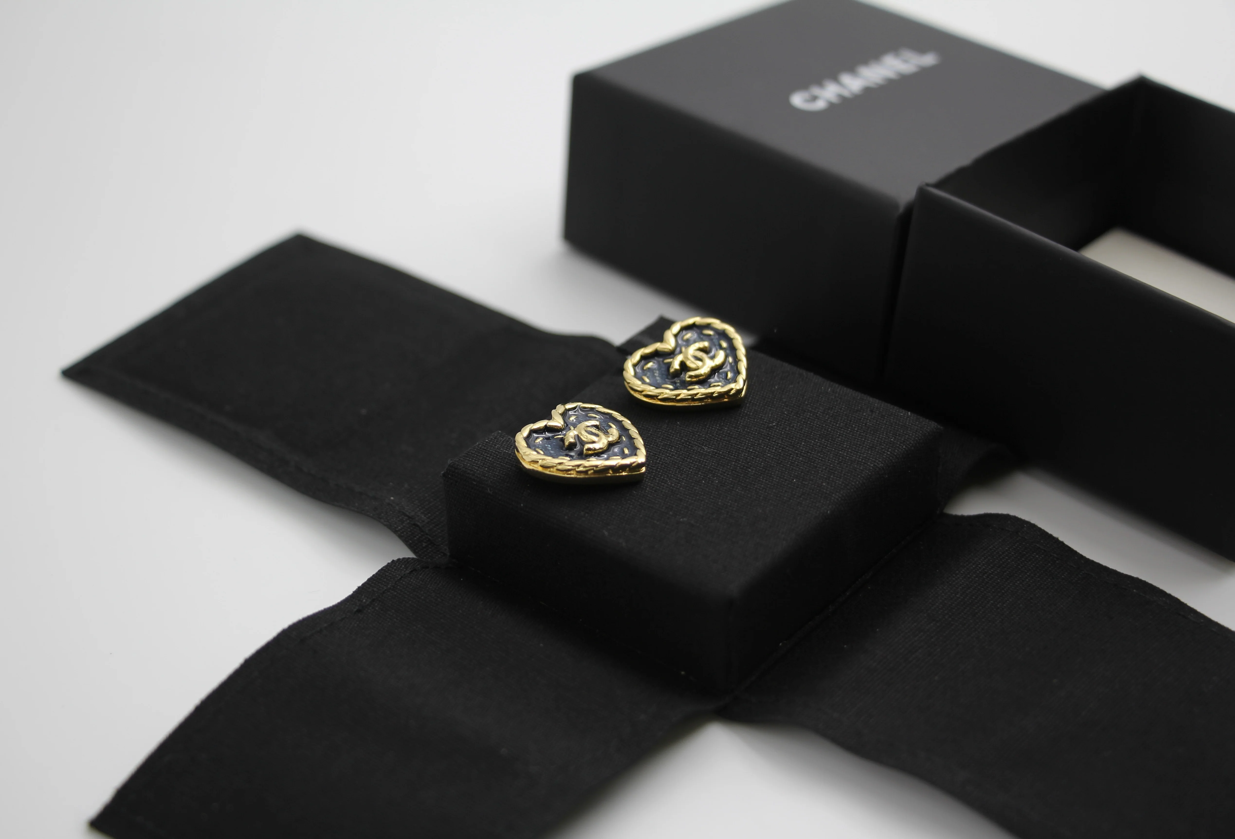Chanel 24P Denim Love Earrings - Image 7