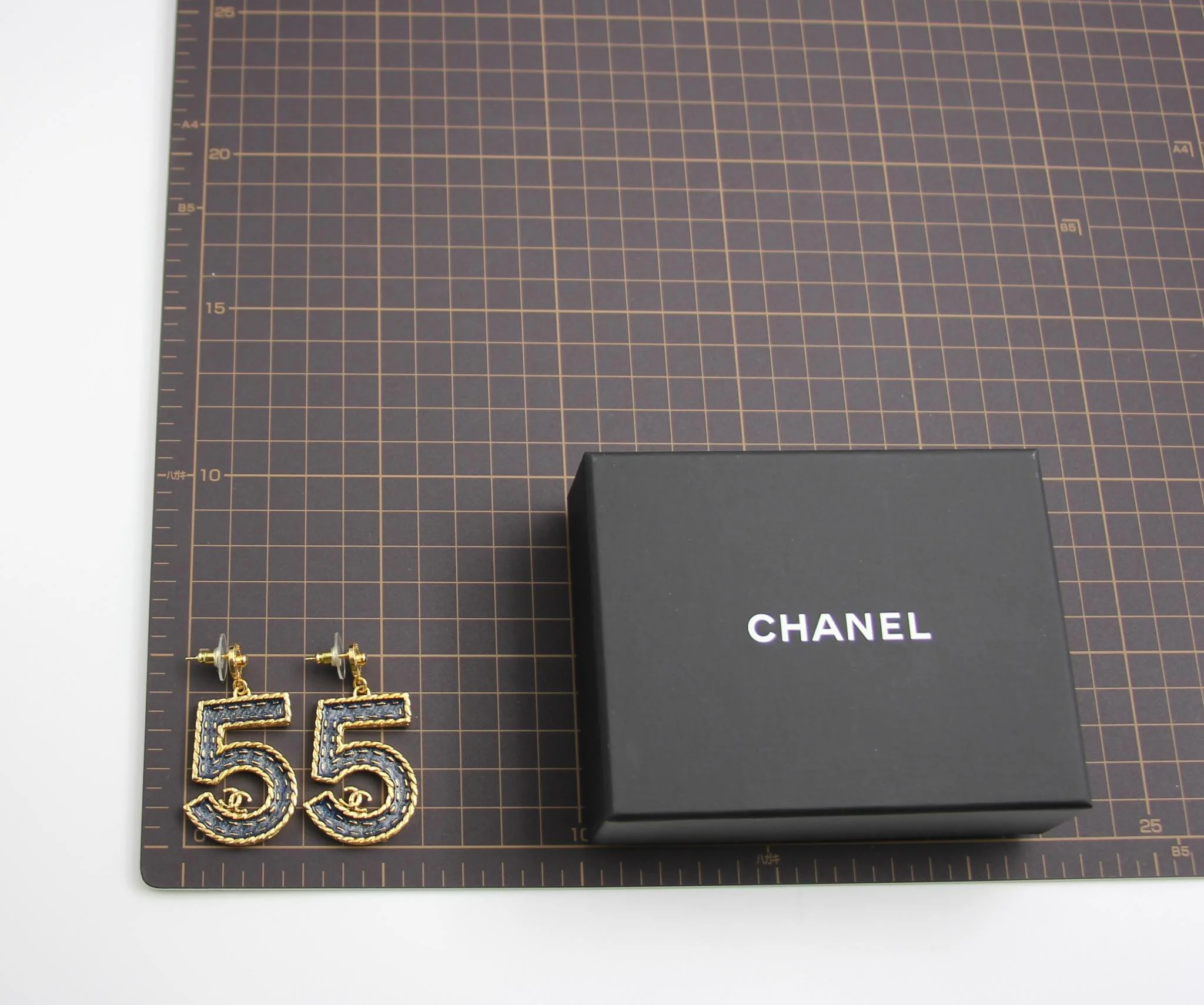 Chanel 24P Metal Denim Size 5 Earrings - Image 13