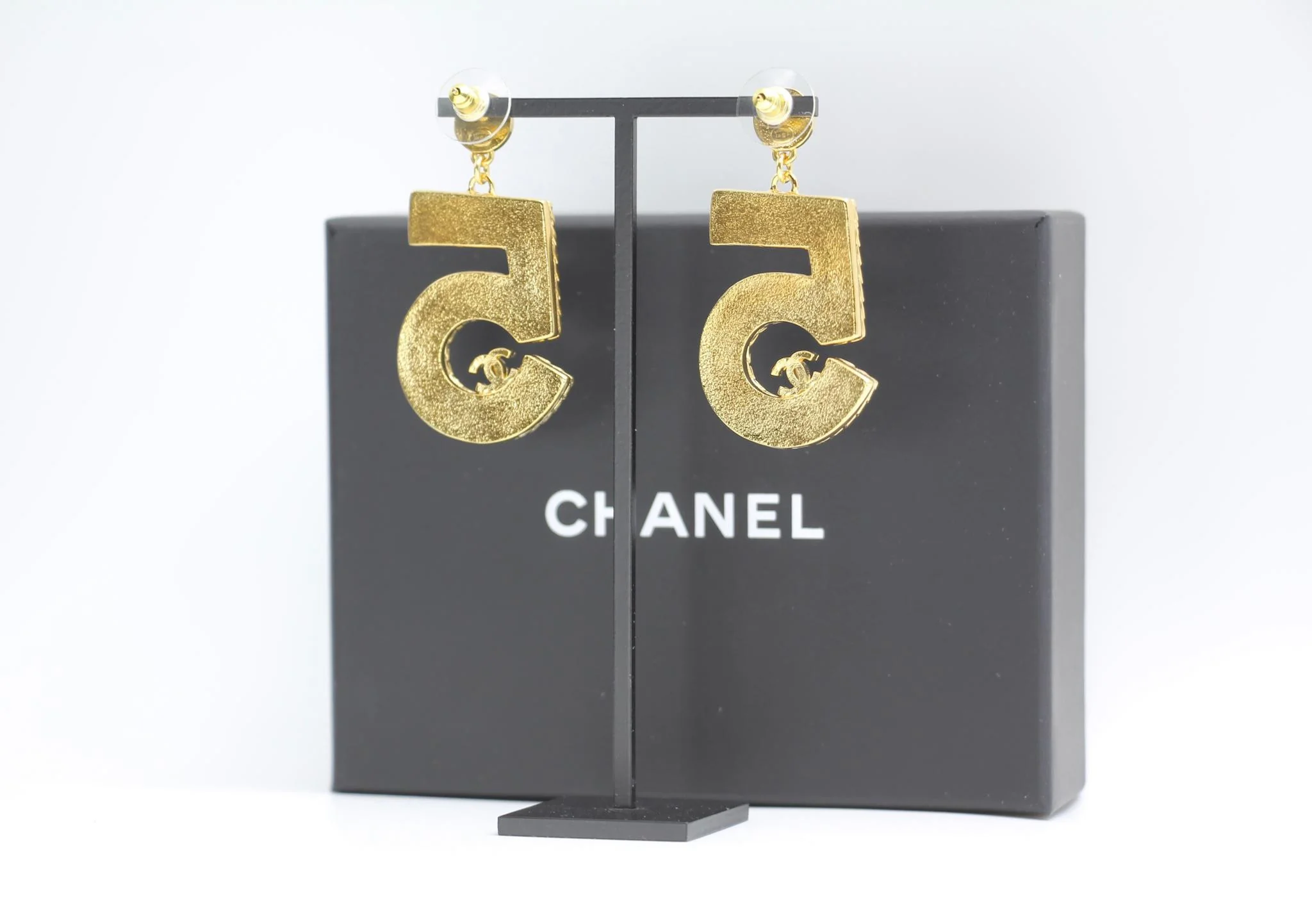 Chanel 24P Metal Denim Size 5 Earrings - Image 4