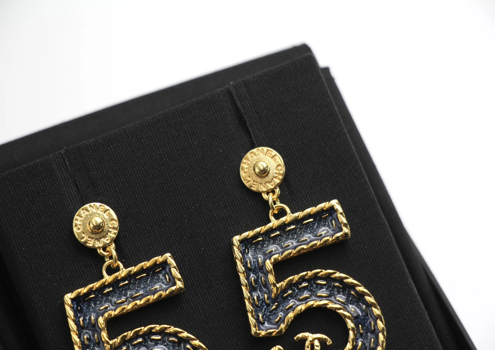 Chanel 24P Metal Denim Size 5 Earrings - Image 8