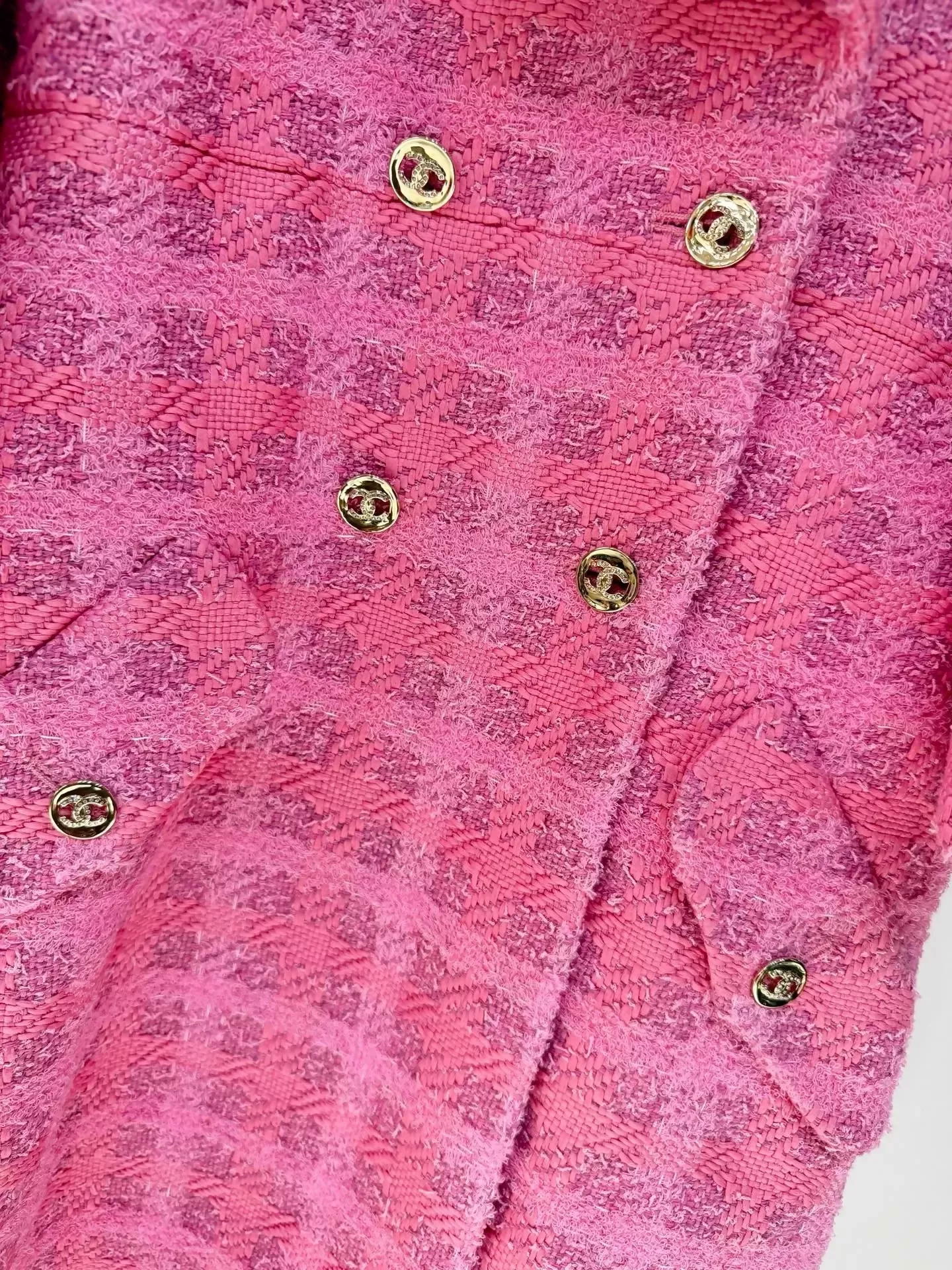 Chanel 24P pink plaid double-breasted long coat - Image 3
