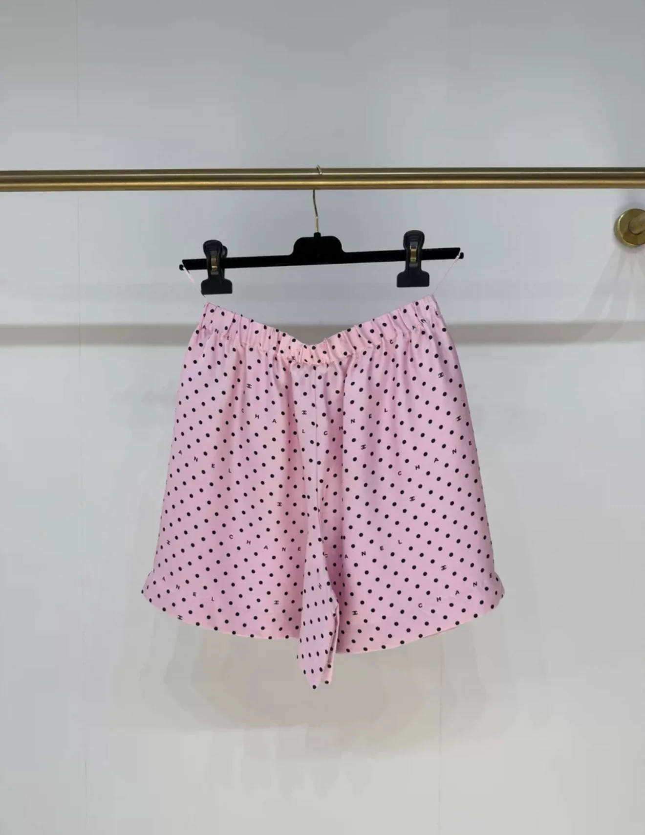 Chanel 24P pink polka shorts - Image 4
