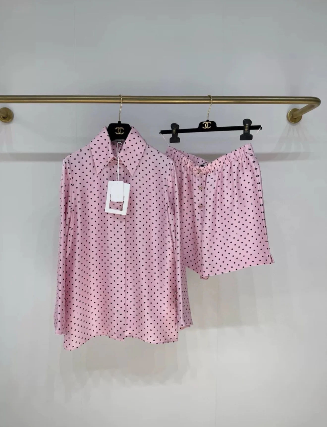 Chanel 24P pink polka shorts - Image 6