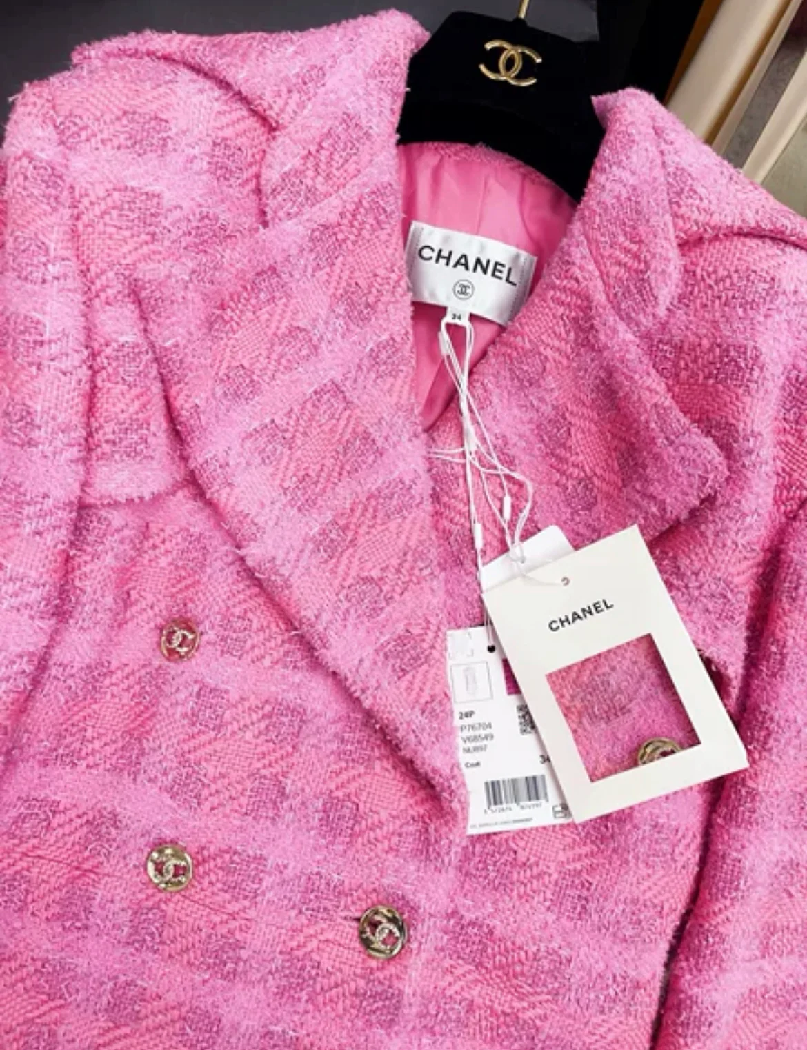 Chanel 24P pink tweed coat size 34 - Image 2