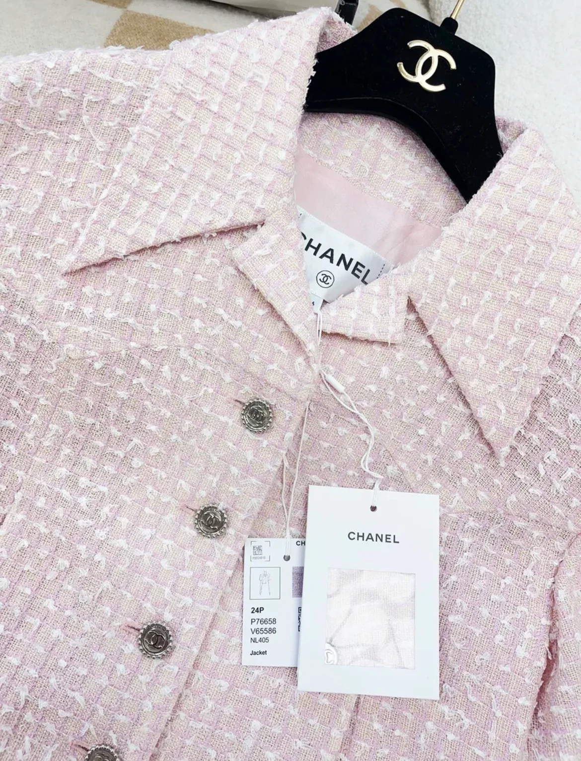 Chanel 24P pink tweed jacket - Image 2
