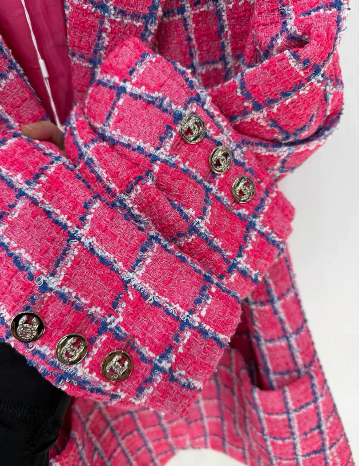 Chanel 24P pink tweed jacket size 36 - Image 3