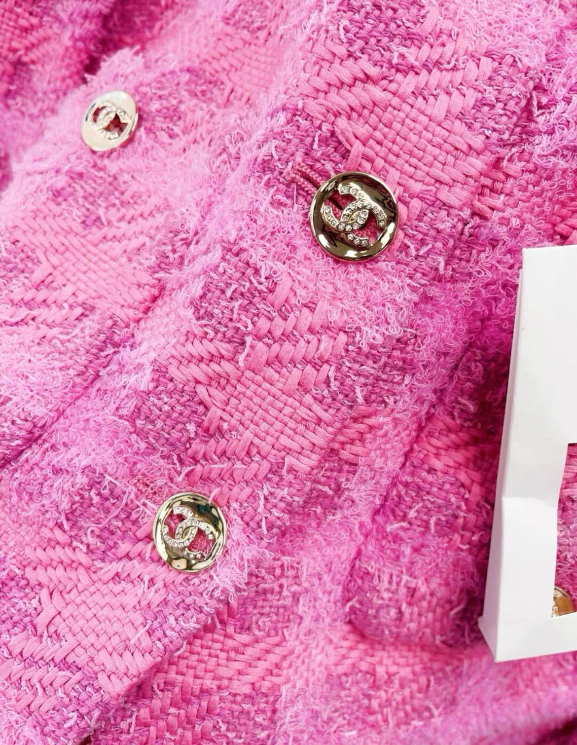 Chanel 24P pink tweed jacket size 38 - Image 3