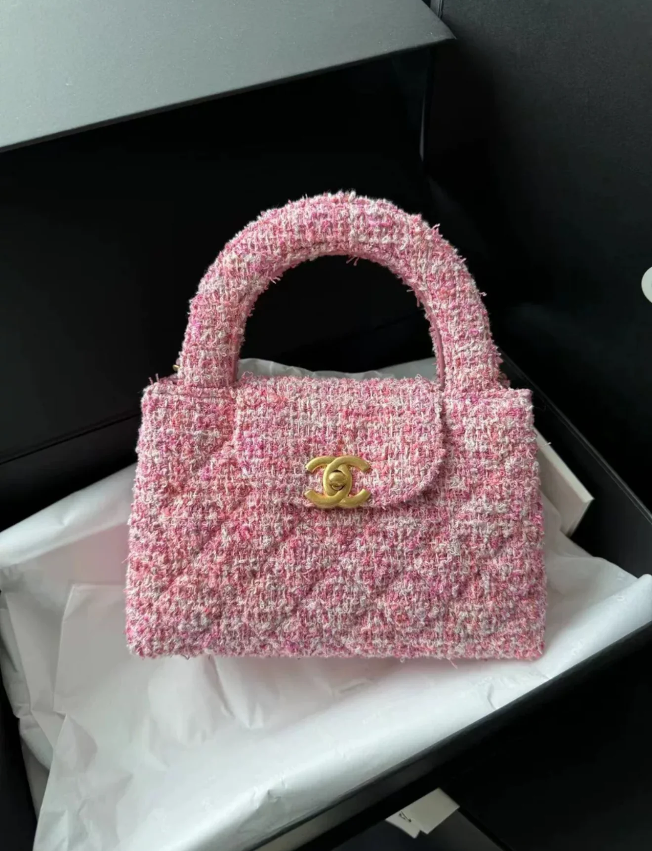 Chanel 24P Pink tweed kelly gold hardware