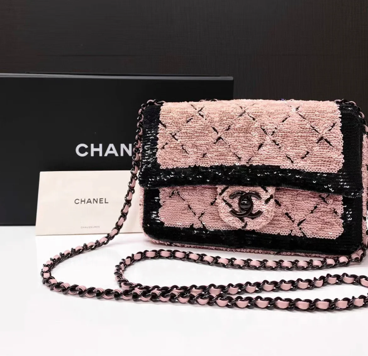 Chanel 24P Small Flap Bag Sequins & Black Metal, Pink & Black - Image 5