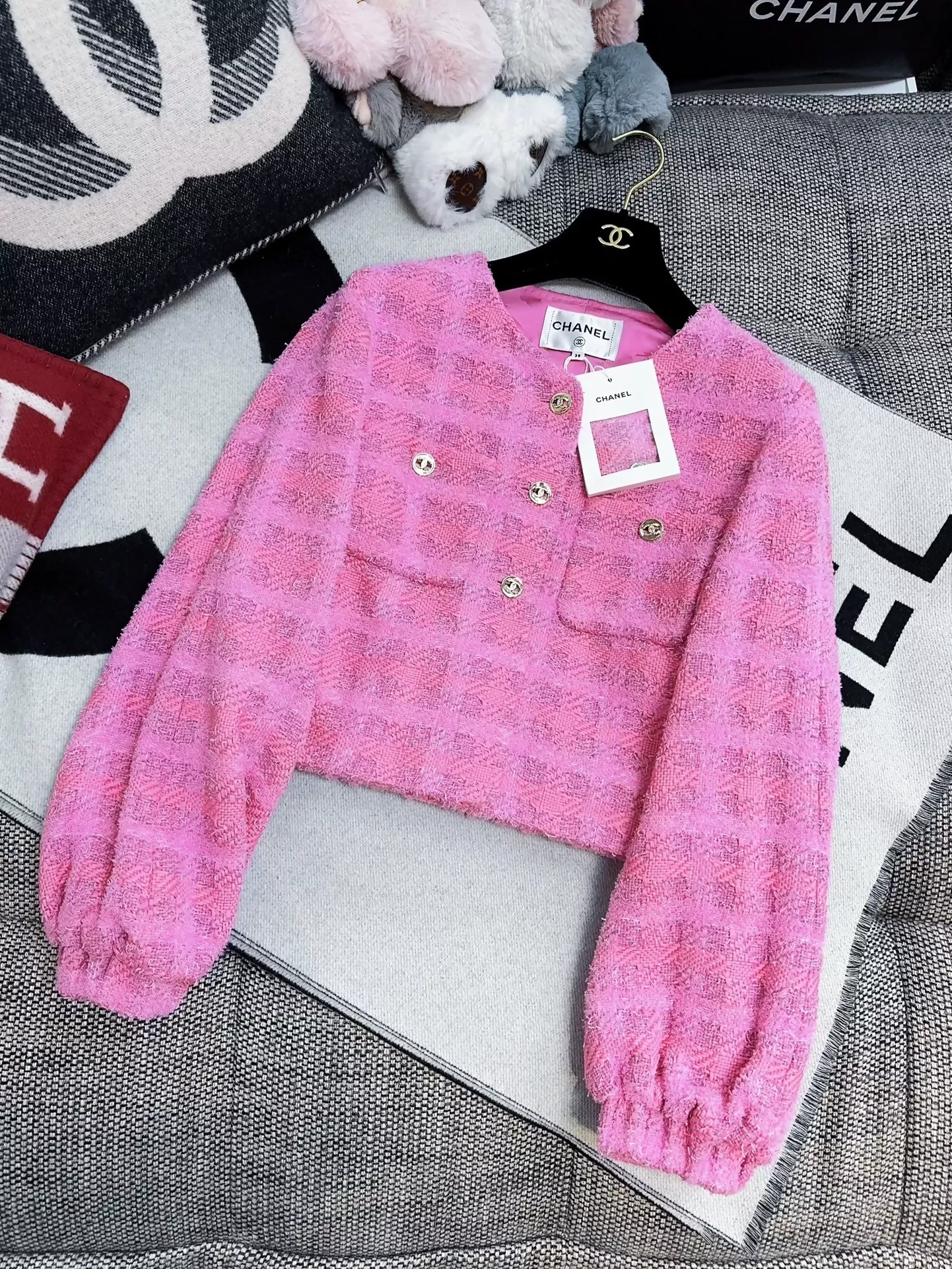 Chanel 24P Pink Tweed Jacket - Image 3