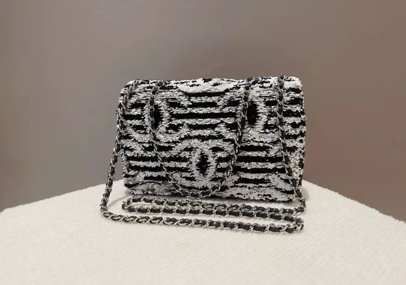 CHANEL 24S MINI SEQUINS BLACK/WHITE Flap - Image 3