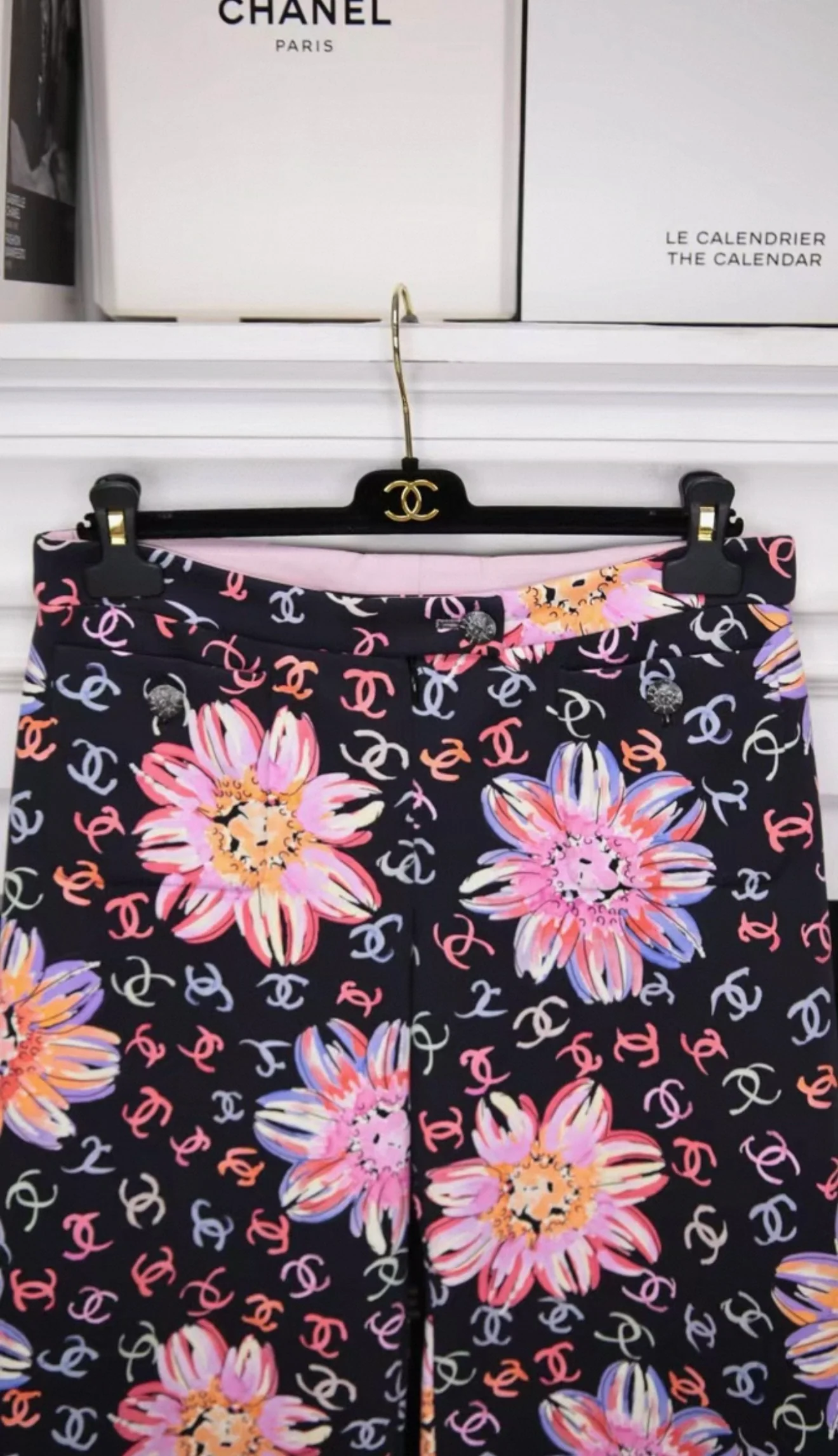 Chanel 24S Runway Colored Silk Wide-Leg Pants with All-Over CC Camellia Print - Image 2