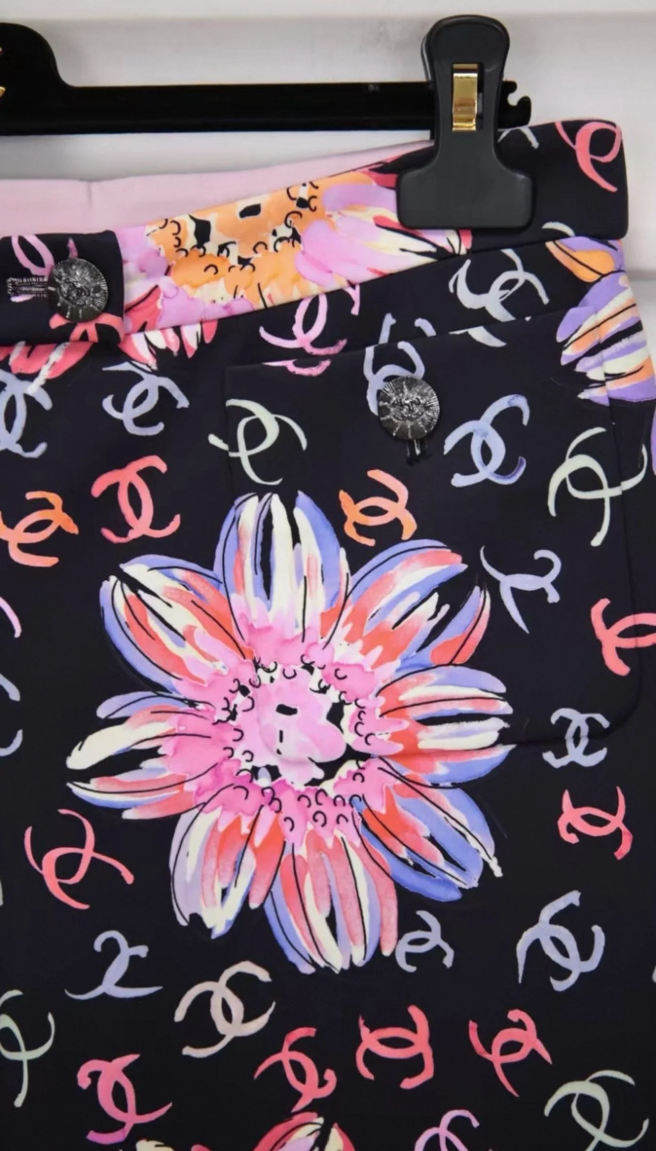 Chanel 24S Runway Colored Silk Wide-Leg Pants with All-Over CC Camellia Print - Image 4