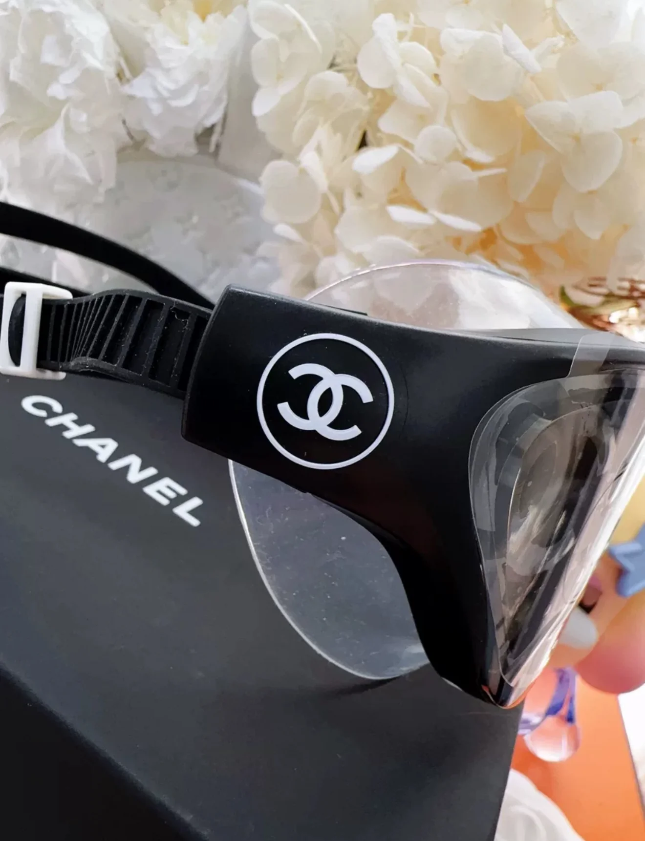 Chanel 24S swimming suit Glasses + black swimming cap + white swimming cap - Image 7