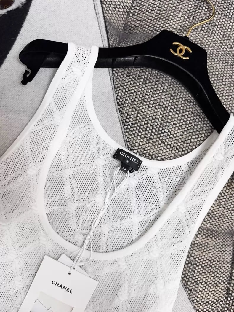 Chanel 24S white lace quilted black belted knit dress - Image 3