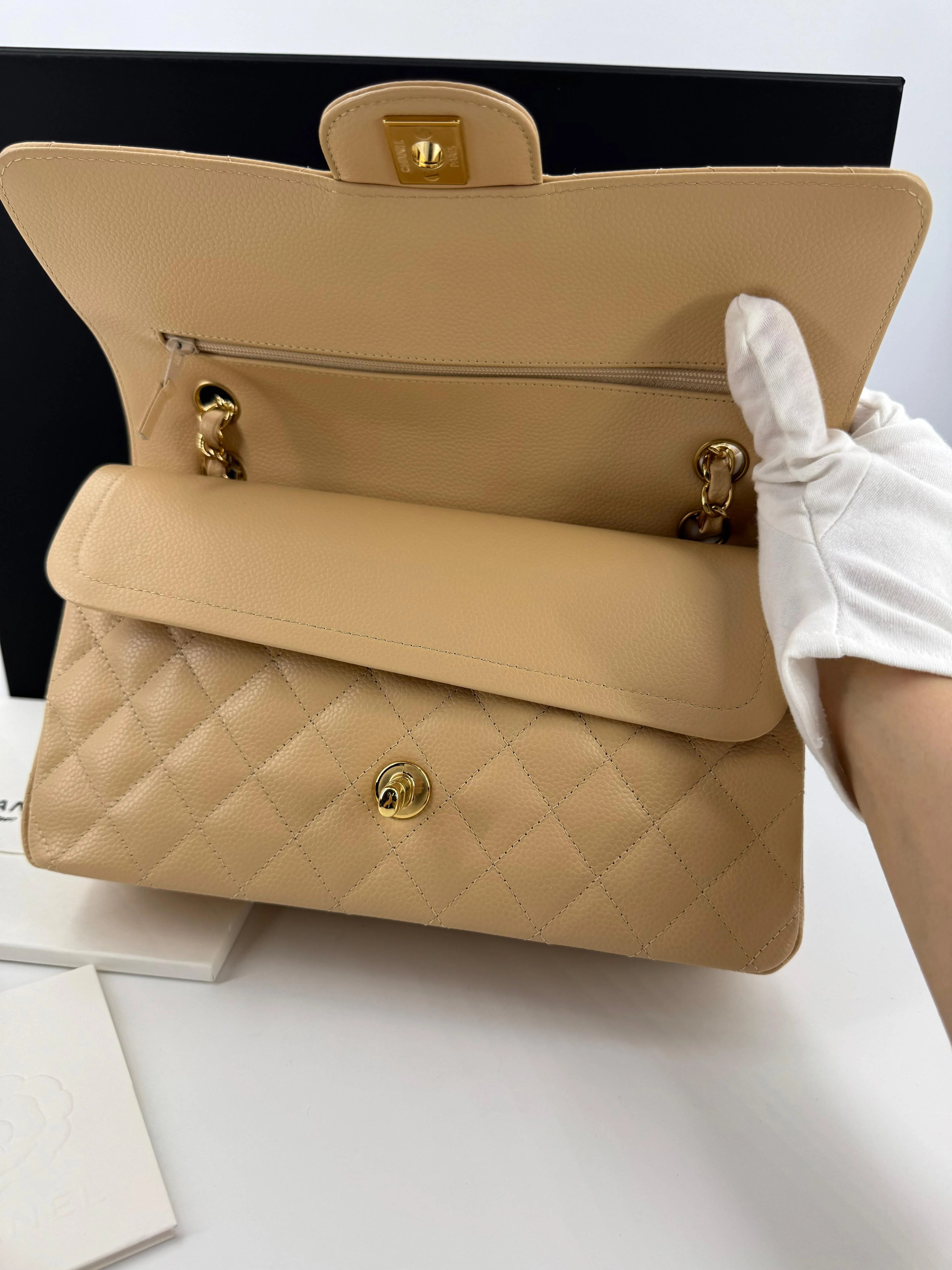 Chanel 25 Medium CF flap beige Caviar leather - Image 11