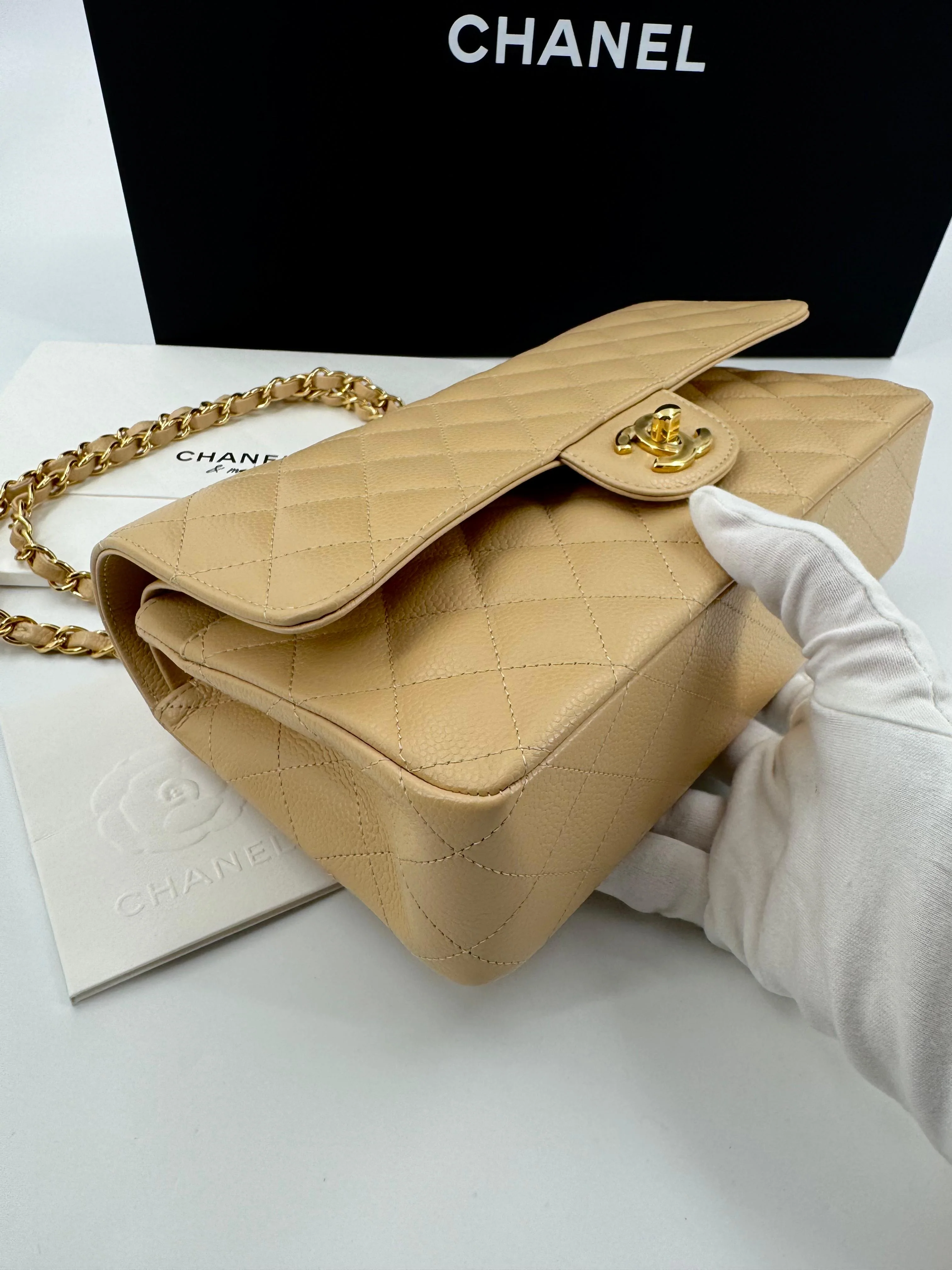 Chanel 25 Medium CF flap beige Caviar leather - Image 17