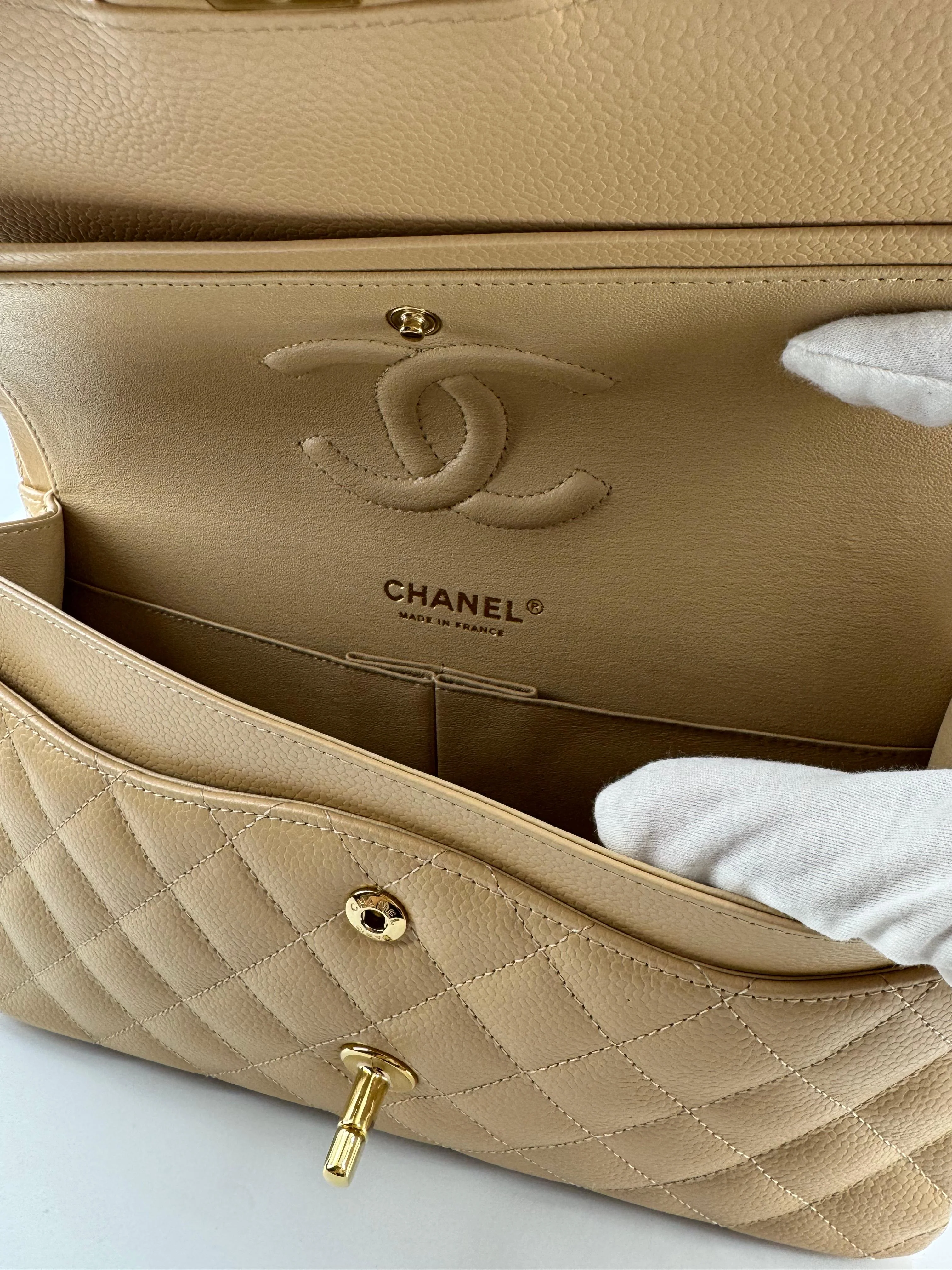 Chanel 25 Medium CF flap beige Caviar leather - Image 8