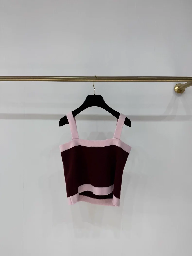 Chanel 25A 100% cashmere pink & black top - Image 3