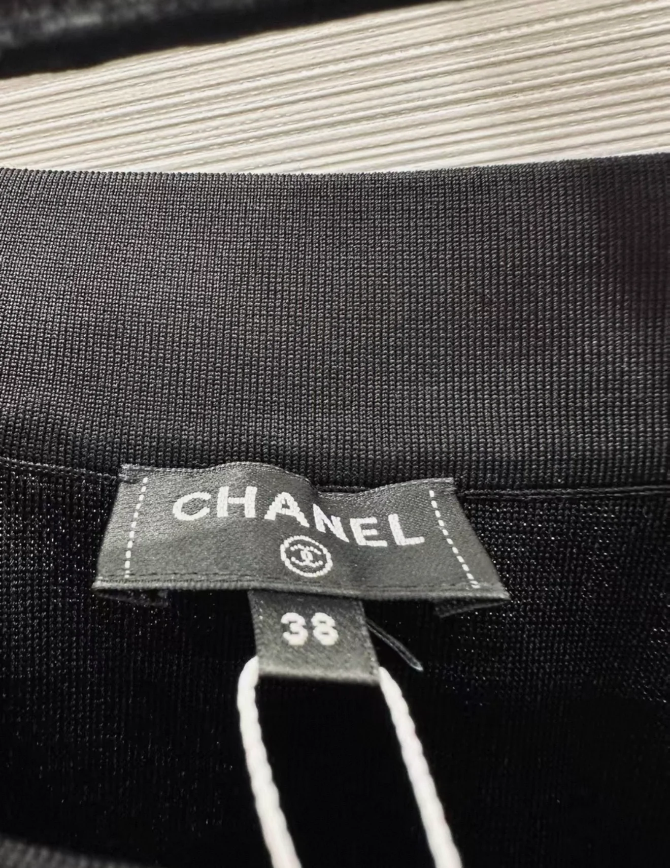 Chanel 25A black & white skirt - Image 4