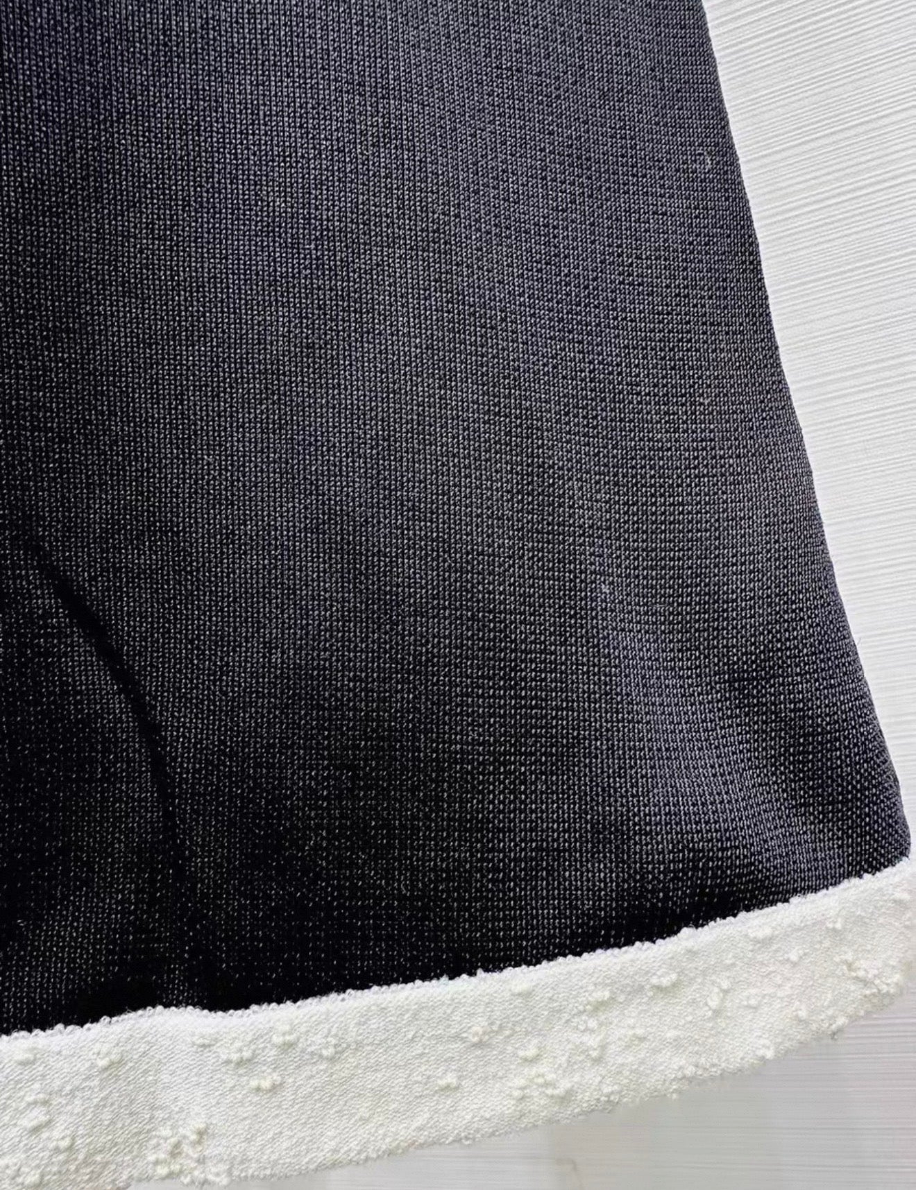 Chanel 25A black & white skirt - Image 6