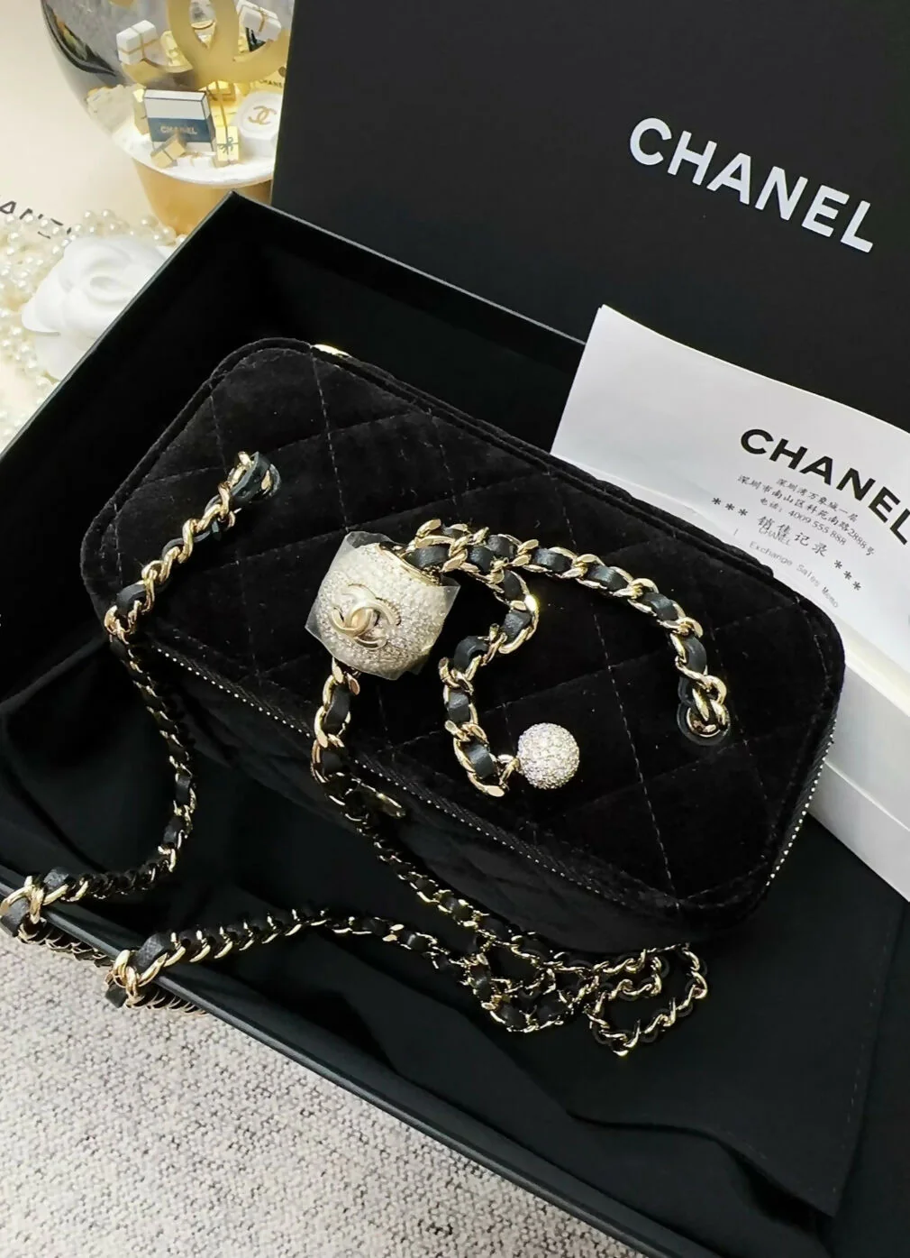 Chanel 25A Black Velvet Vanity case bag - Image 2