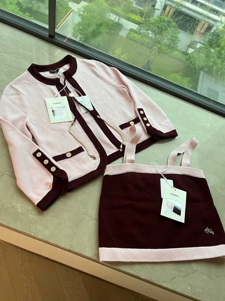 Chanel 25A pink and burgundy cardigan
