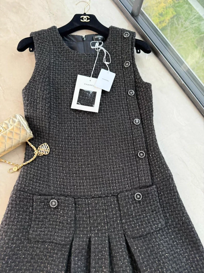 Chanel 25A tweed dress, size 34 - Image 2