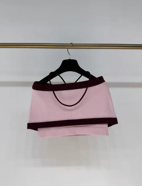 Chanel 25A pink cashmere top - Image 2