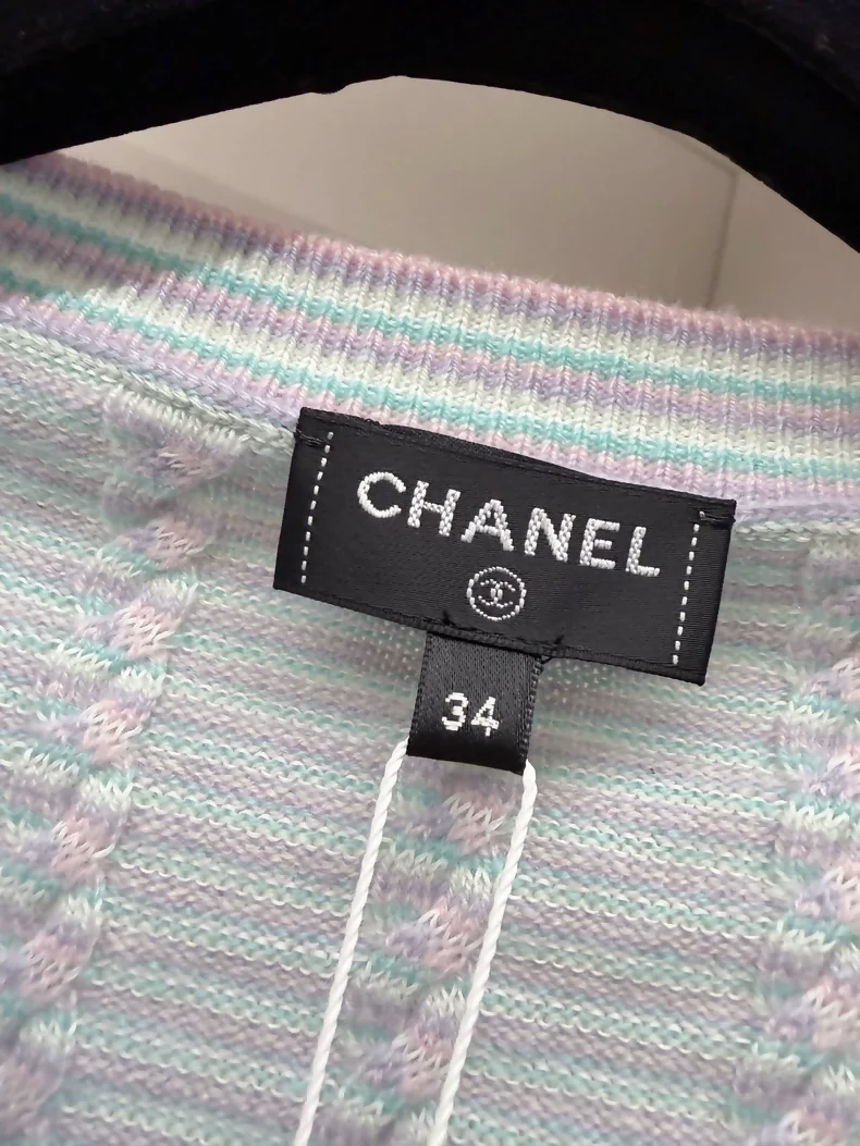 Chanel 25B baby blue cardigan - Image 4